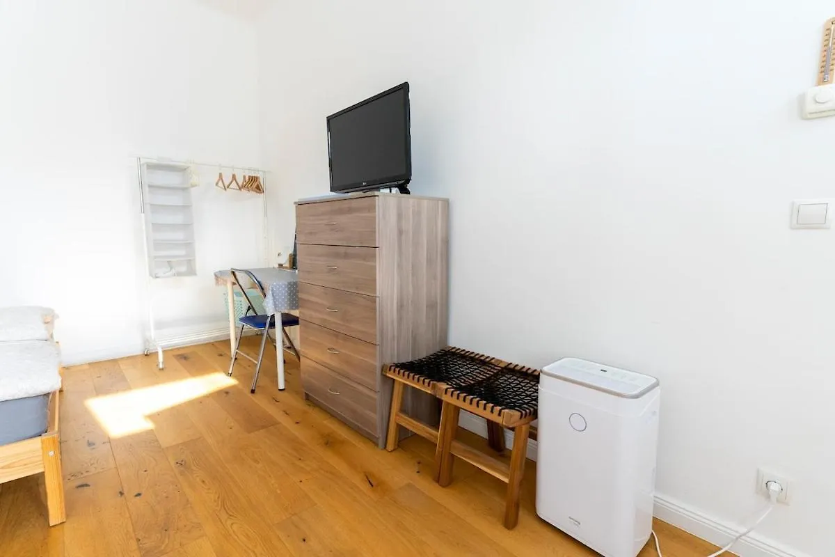 Free Garage, U4&U6 5Min, 33M2 Apartment Vienna