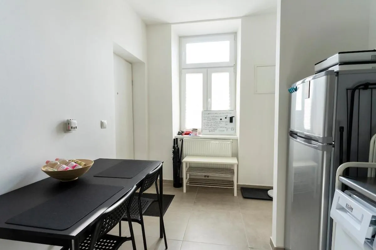 Free Garage, U4&U6 5Min, 33M2 Apartment Vienna